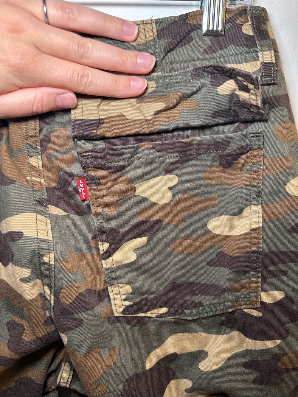 Levi’s 94’ Baggy Camo Cargo Pants - Picture 7 of 11